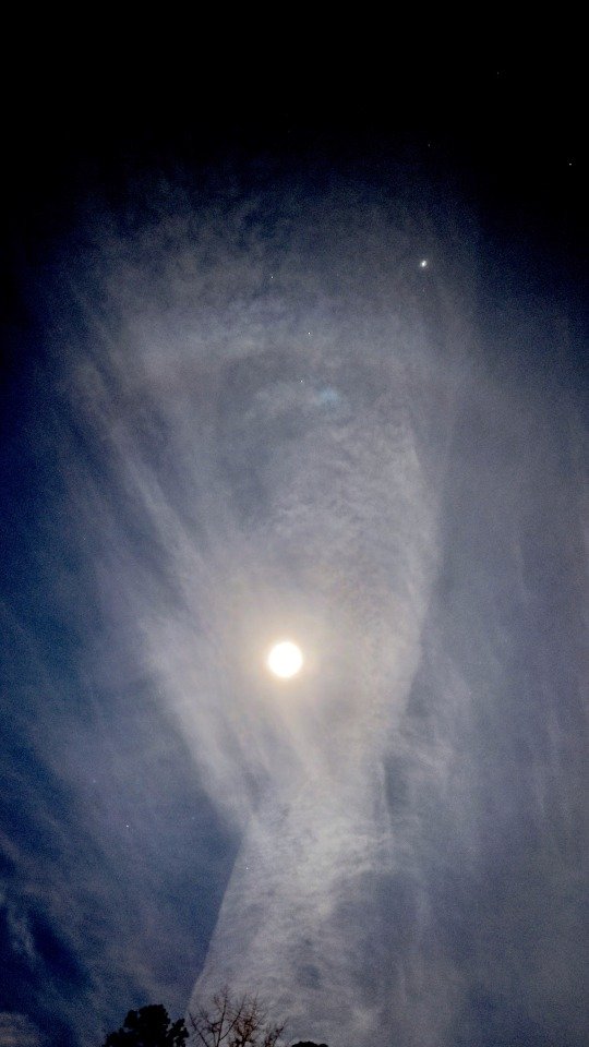 Photo of the DayThe February Ice Moon – wispy clouds – and J